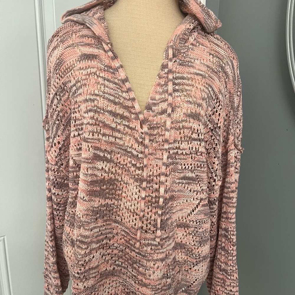 160–NWT Miracle Pink and Gray Women's Sweater